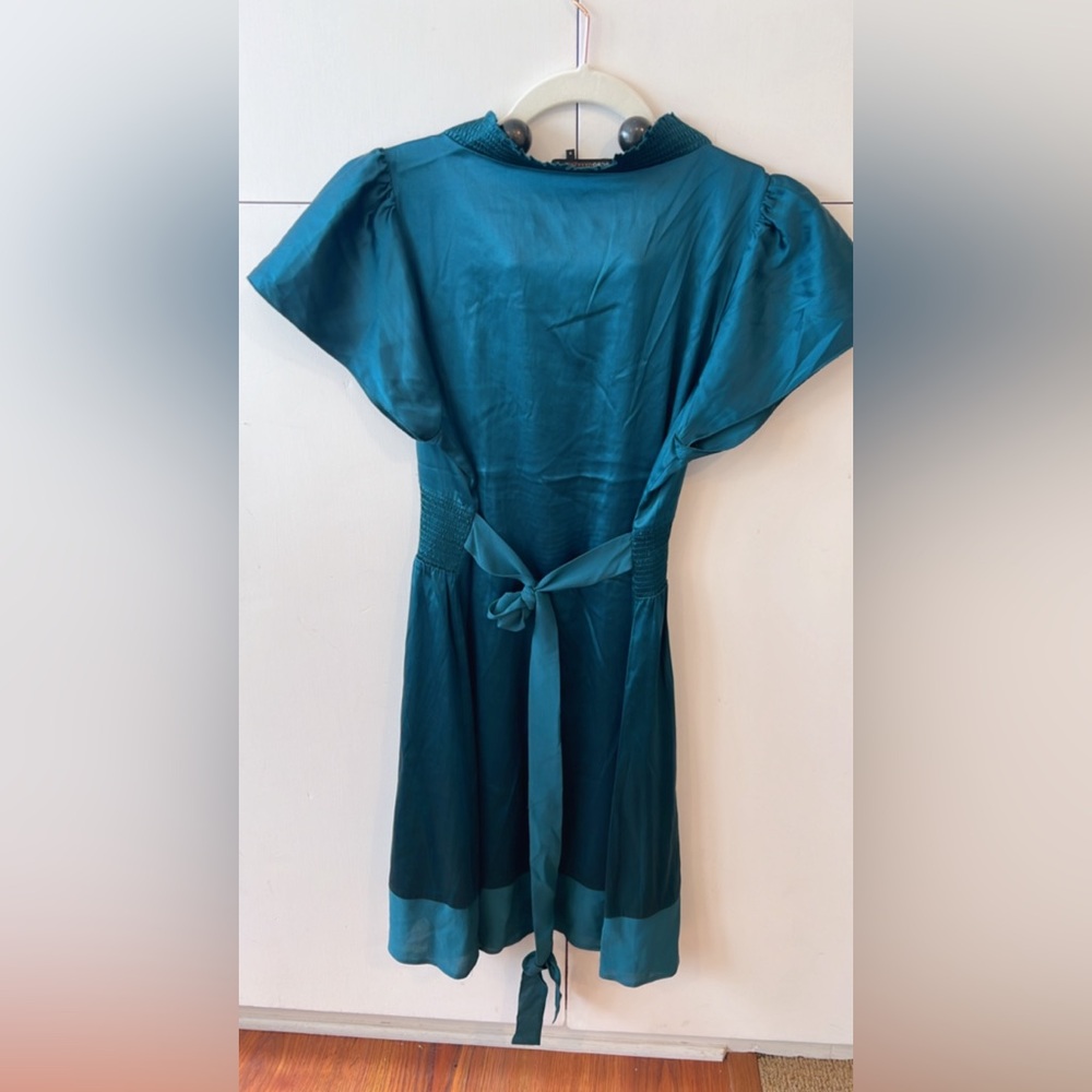 silk Max Azria Emerald Green Silk V-Neck Dress - Picture 5 of 7
